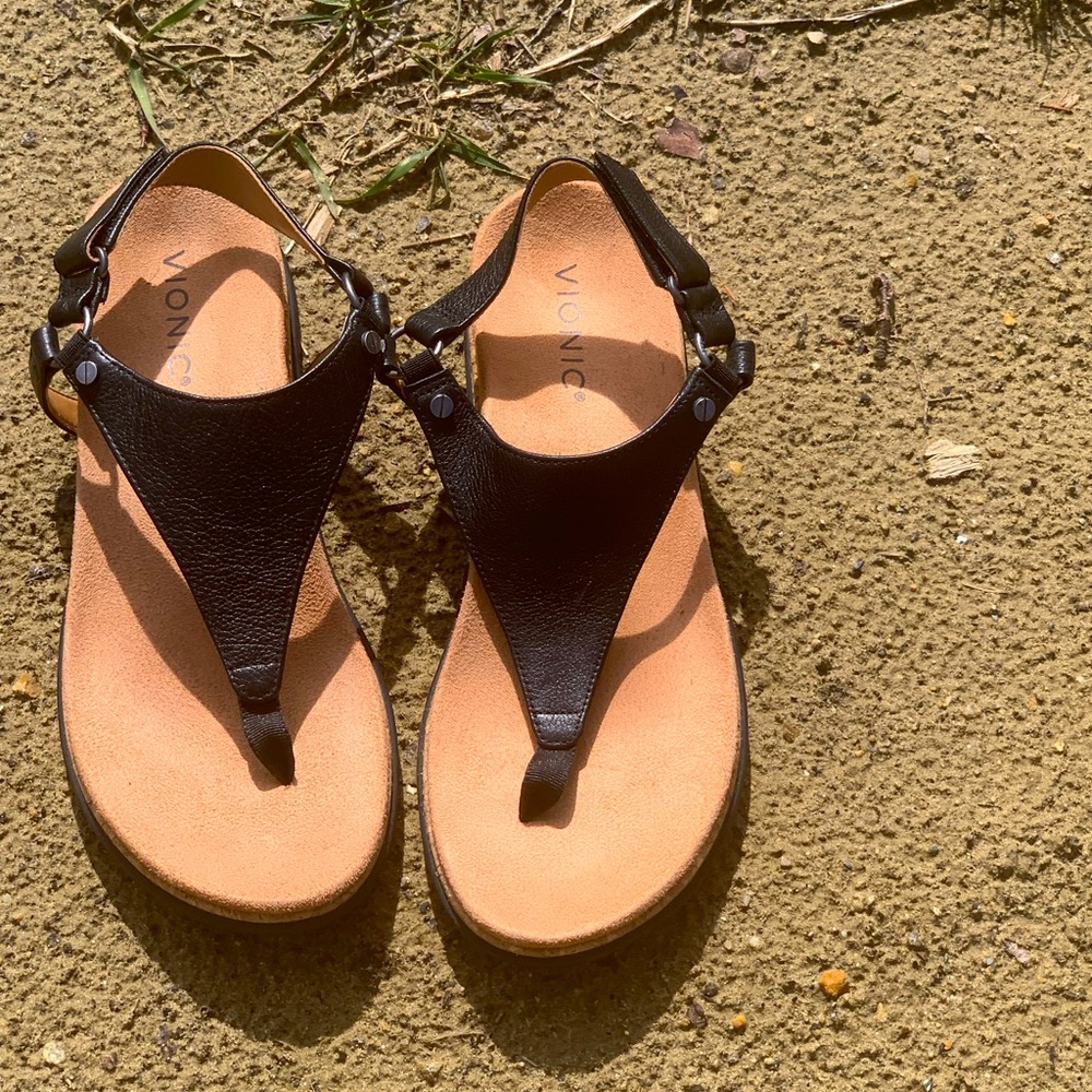 Vionic Black Leather Kirra II Wedge Thong Sandal Womens Size 7